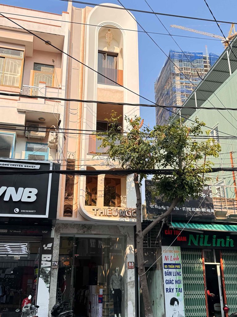 định cư cần bán nhà mặt tiền trung tâm  mới xây xong
