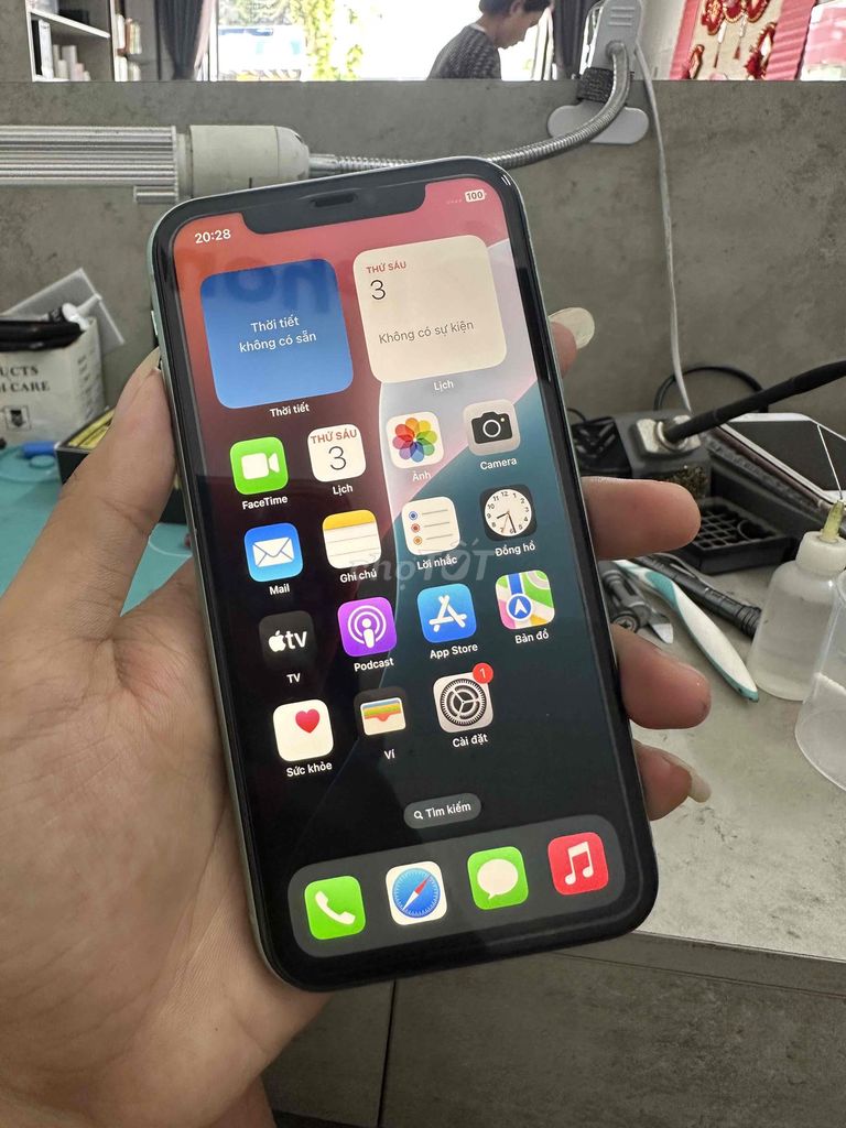 Apple iPhone 11 full cn, Thay màn zin, không lỗi. Mua bán Điện thoại tại Quận Liên Chiểu Đà Nẵng được đăng bởi KHOA STORE hình 1