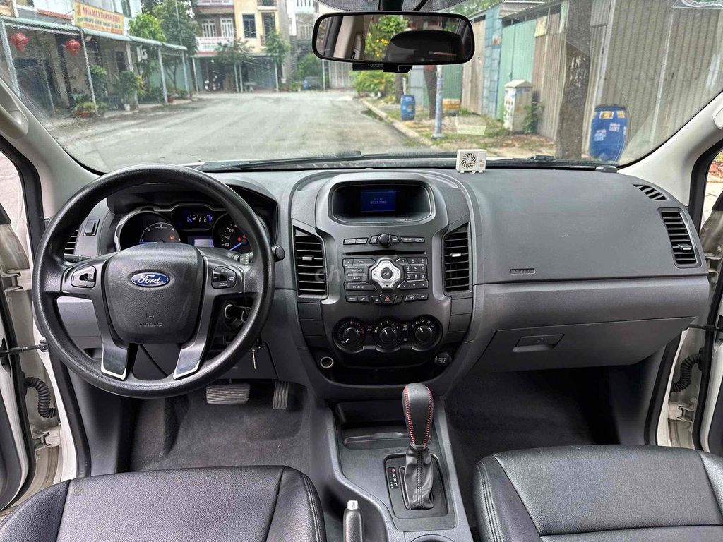 Ford Ranger 2015 XLS 2.2L 4x2 AT Form mới. Mua bán Ô tô tại Thành phố Dĩ An Bình Dương được đăng bởi Trung tâm xe qua sử dụng Di An Ford hình 2