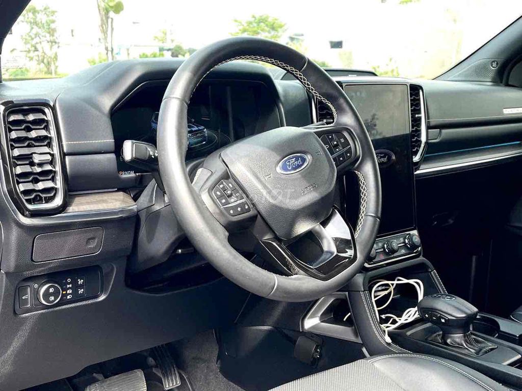 Everest Platinum 2024 Xe Tại Hãng Ford. Mua bán Ô tô tại Quận Tân Bình Tp Hồ Chí Minh được đăng bởi FORD PHỔ QUANG XE CŨ hình 9
