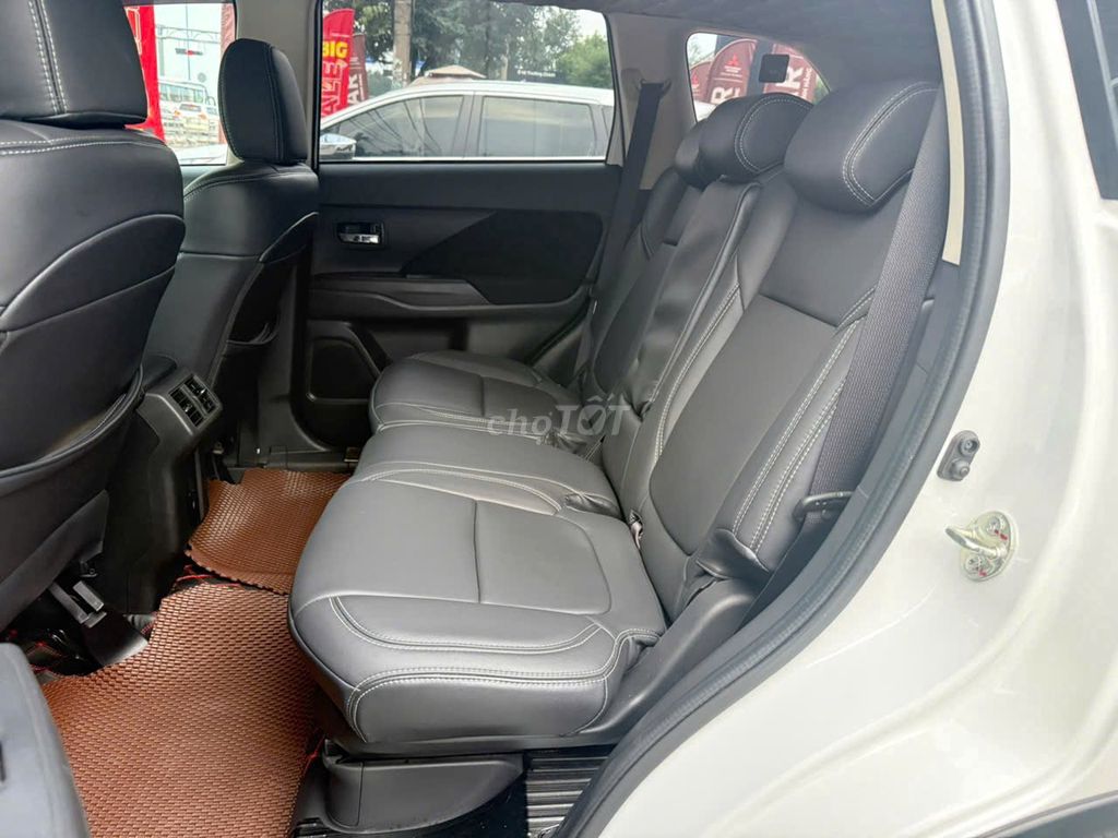 Mitsubishi Outlander 2020 2.0 CVT - 96300 km. Mua bán Ô tô tại Quận Tân Phú Tp Hồ Chí Minh được đăng bởi Xe Lướt Chính Hãng Mitsubishi hình 10