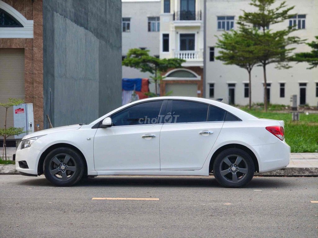 Cruze dklđ 2012 siêu cọp  Tầm ti ền này mà đẹp này. Mua bán Ô tô tại Thành phố Thuận An Bình Dương được đăng bởi Đỗ Đức Huy hình 7