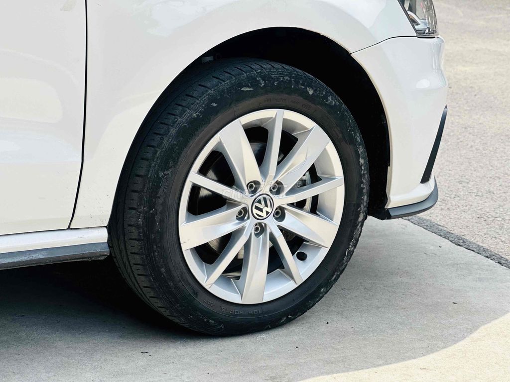 🔥 Volkswagen Polo Hatback Trắng 2020