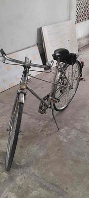 - Xe đạp cổ Peugeot 103 (Franace) màu bạc