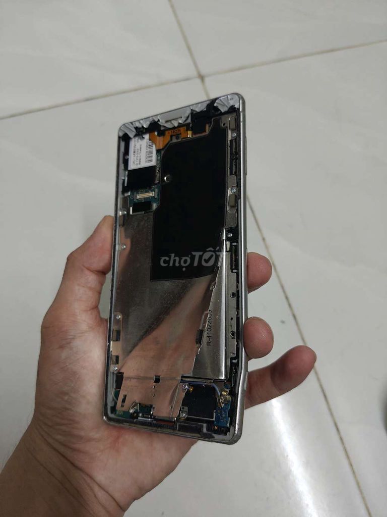 Sony XZ2 Bạc Vỡ màn hình. Mua bán Điện thoại tại Quận Bình Tân Tp Hồ Chí Minh được đăng bởi 199X hình 1