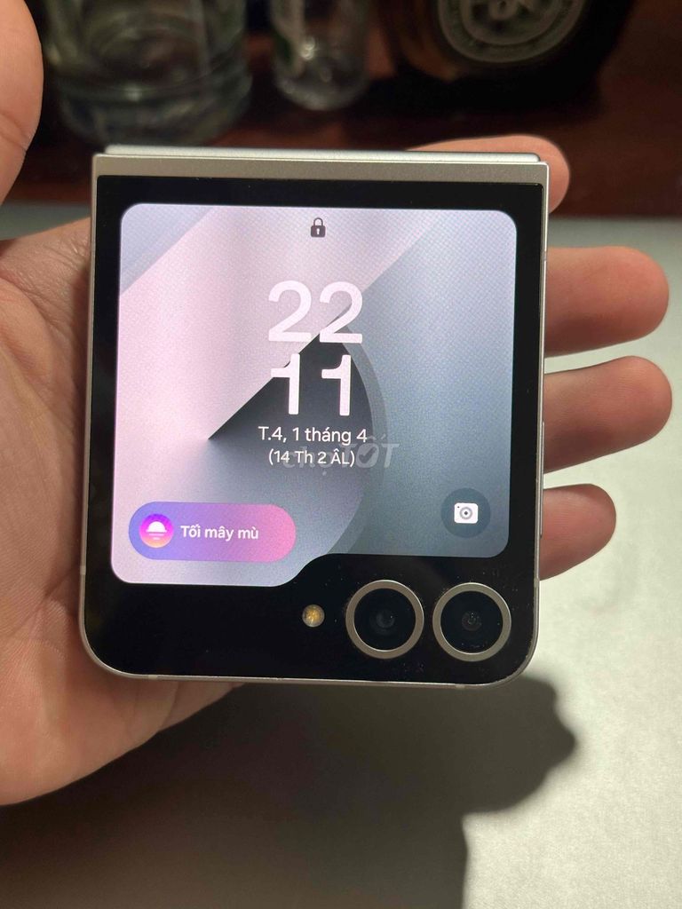 Samsung Galaxy Z Flip 6 Bạc. Mua bán Điện thoại tại Quận Tân Phú Tp Hồ Chí Minh được đăng bởi Văn Đông hình 1