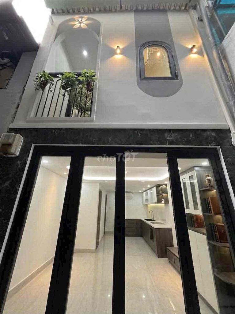 BÁN NHÀ MỚI ĐỐI NGAY NGAY CỔNG BV CHỢ RẪY