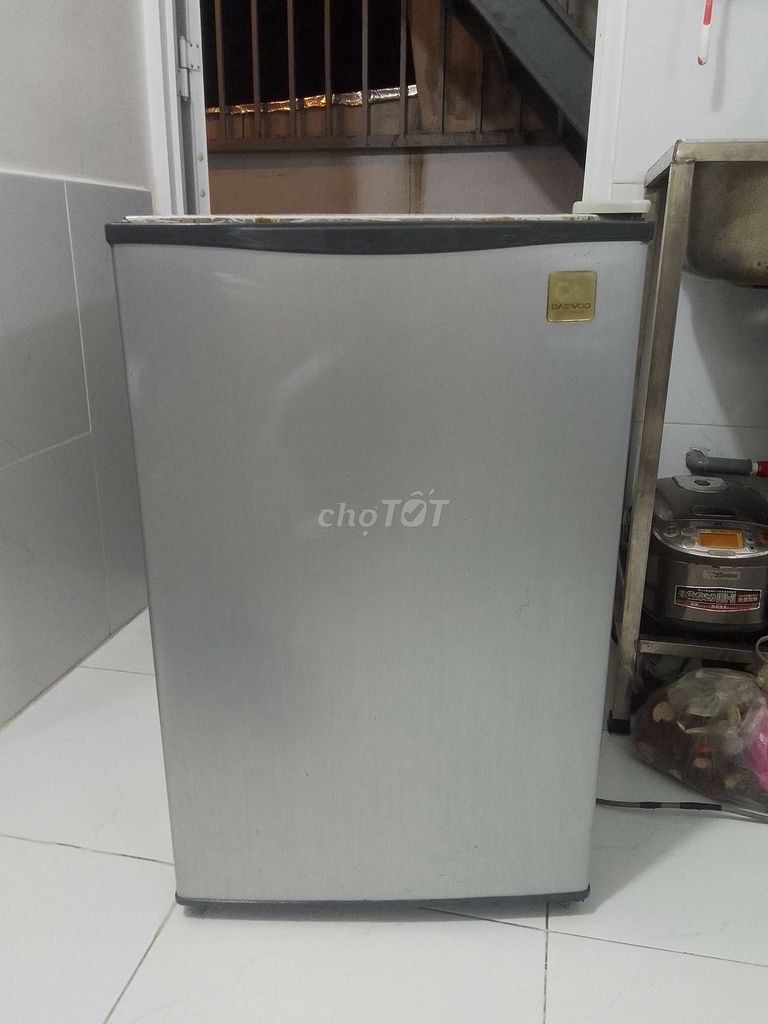  tủ lạnh mini  Deawoo  chính hãng bền bỉ . Mua bán Tủ lạnh tại Quận 7 Tp Hồ Chí Minh được đăng bởi anh 5 hình 1