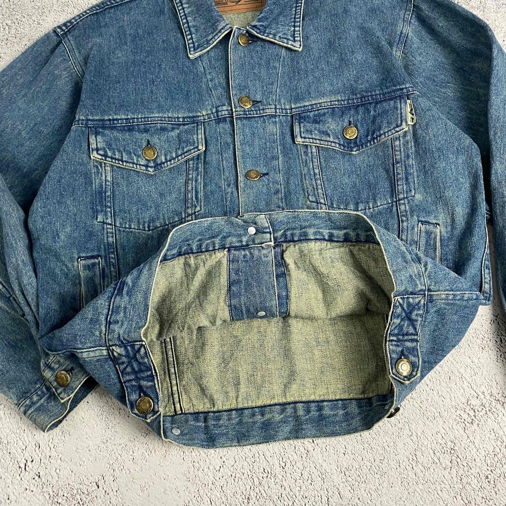 /Vintage Denim Jacket by Uniqlo/. Mua bán Quần áo tại Quận Ngũ Hành Sơn Đà Nẵng được đăng bởi Bạch Lê Hoàng hình 3