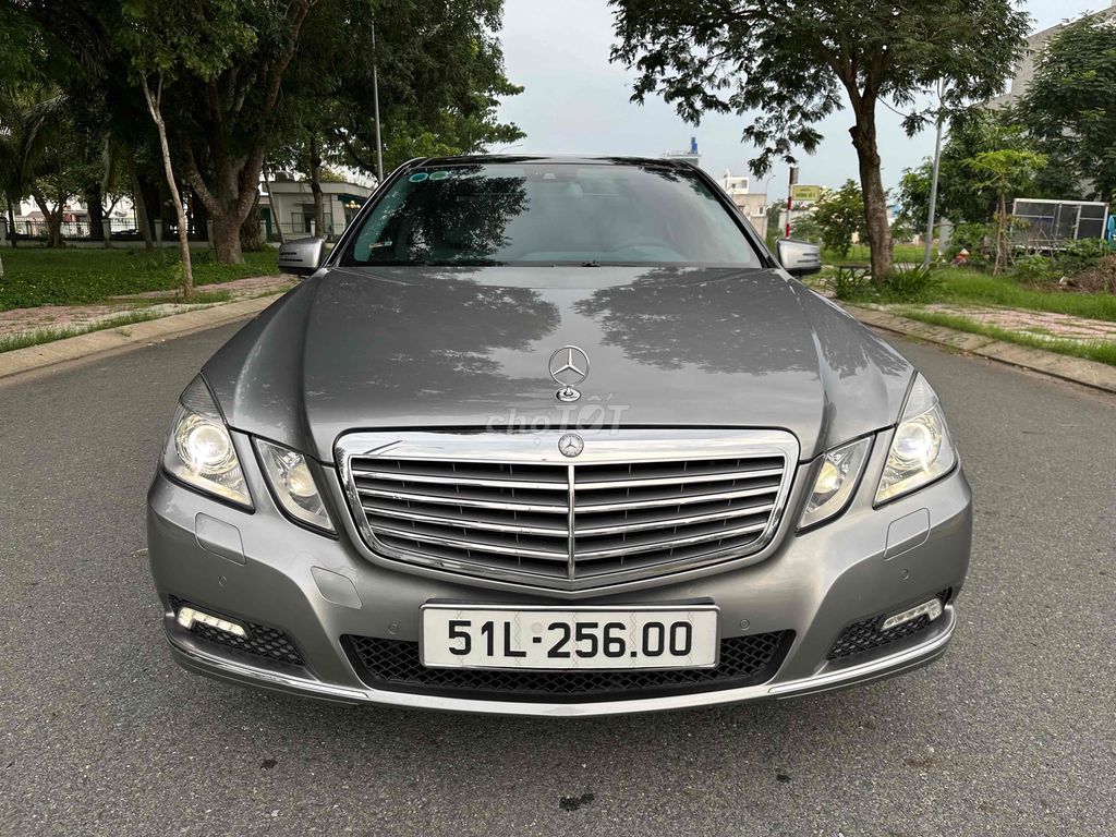 Mercedes Benz E300 Class 2009 - 85000 km Đẳng Cấp