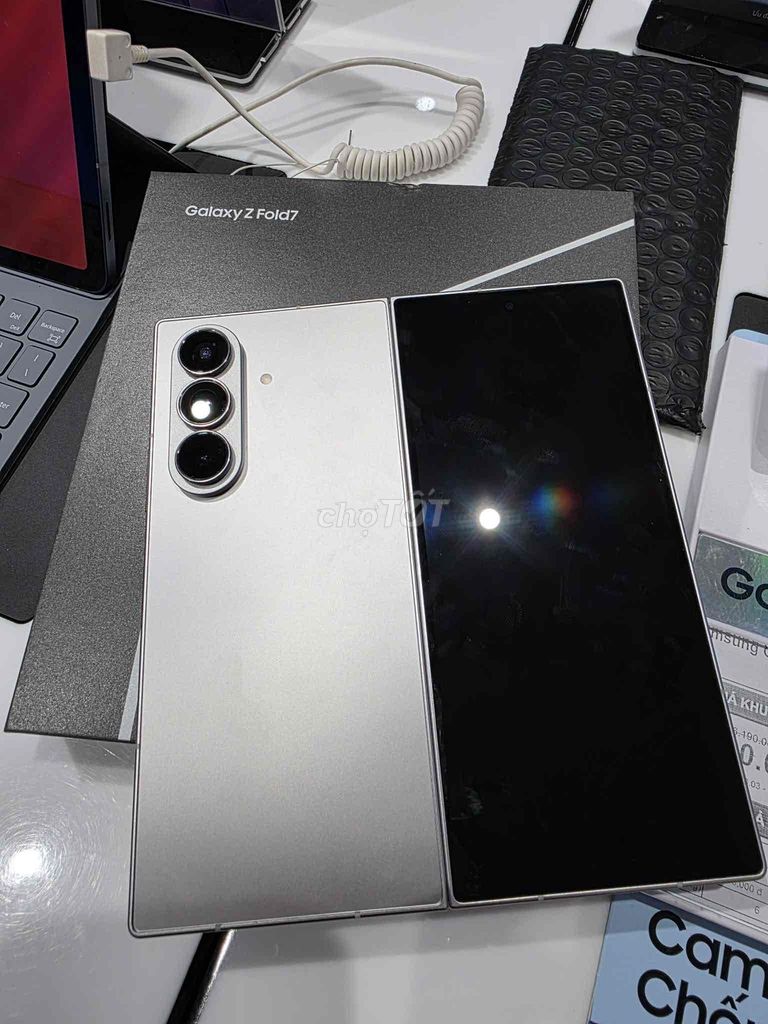 Samsung ZFold 7 256GB Xám VNA mới kích 13/3/2026. Mua bán Điện thoại tại Huyện Đông Anh Hà Nội được đăng bởi NGUYỄN THỊ THU hình 1