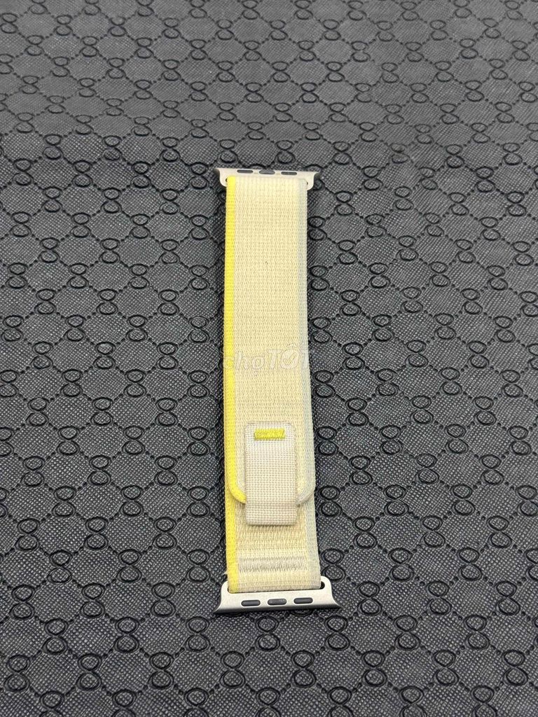 Dây đồng hồ Apple Watch Ultra 2 Vải Vàng nhạt M/L. Mua bán Thiết bị đeo thông minh tại Quận Bình Thạnh Tp Hồ Chí Minh được đăng bởi Lê Tuấn Hưng hình 1