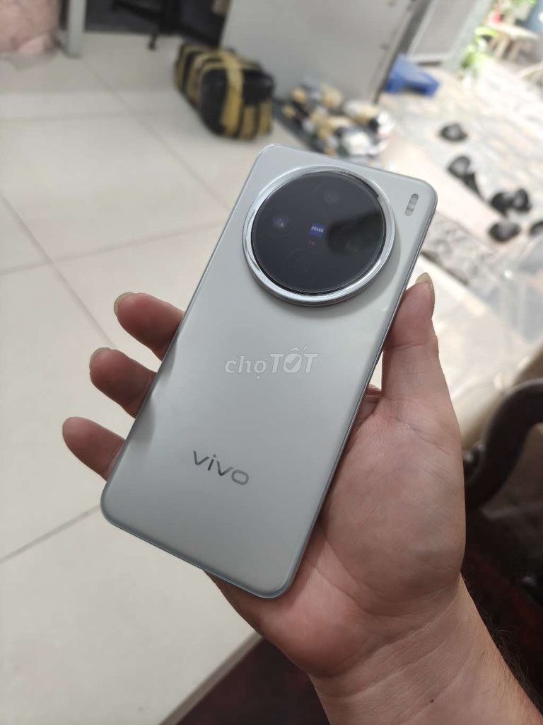 Vivo X200(12/512)màu titan likenew có gl. Mua bán Điện thoại tại Quận 5 Tp Hồ Chí Minh được đăng bởi Strawberry Mobile hình 1