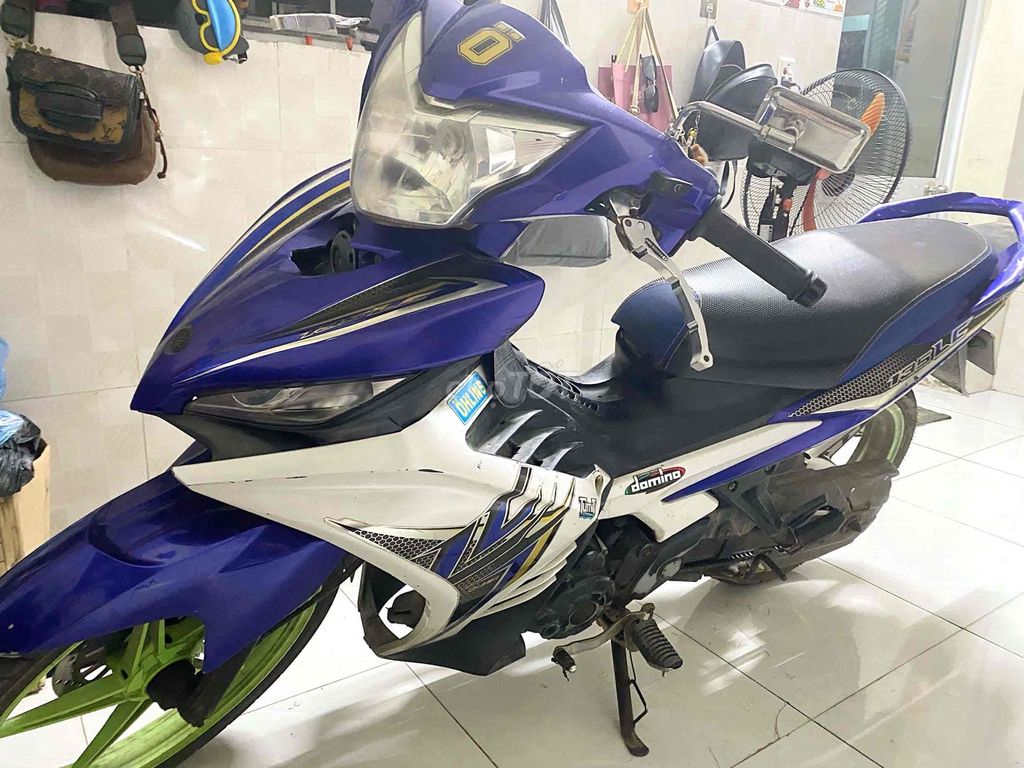 Возбудитель Yamaha 135 GP синий белый