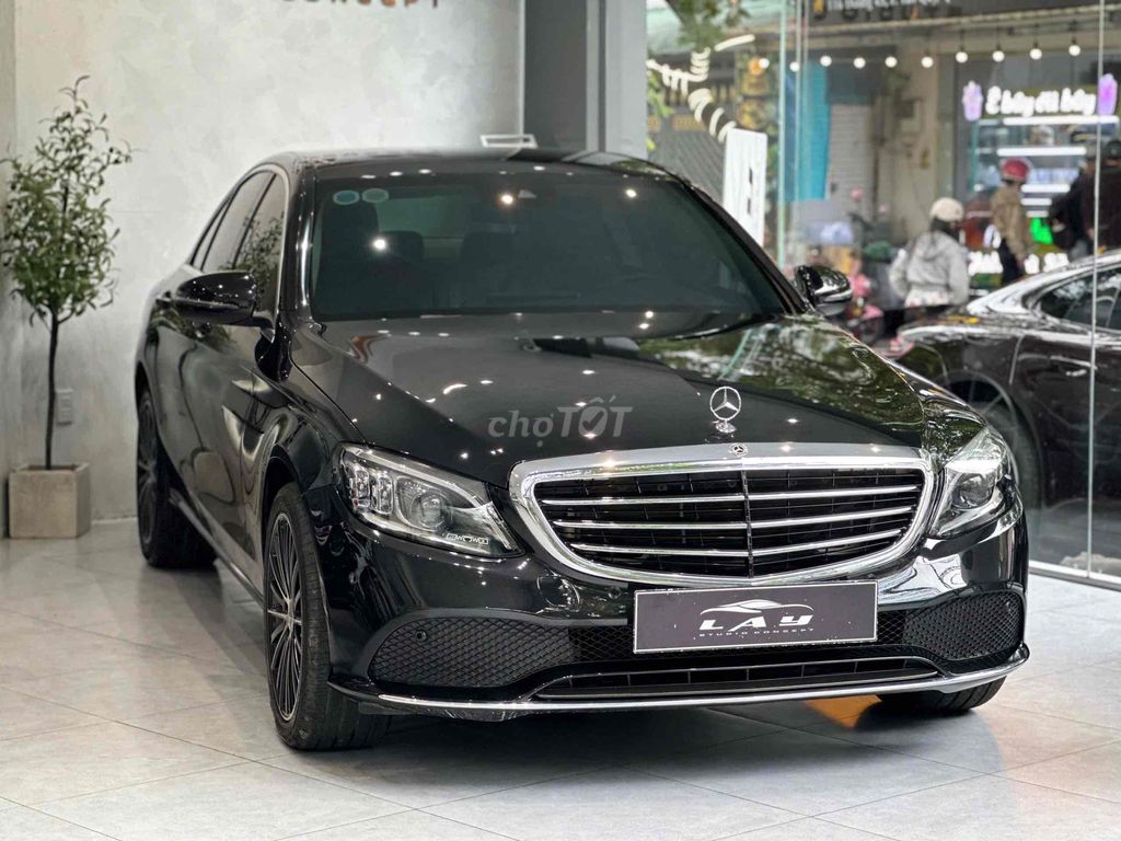 Mercedes Benz C Class 2020 C200 Exclusive  - 40000