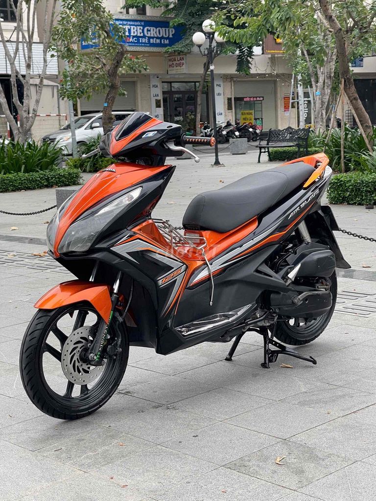 Honda airblade 125 2014 biển sài gòn chính chủ ký