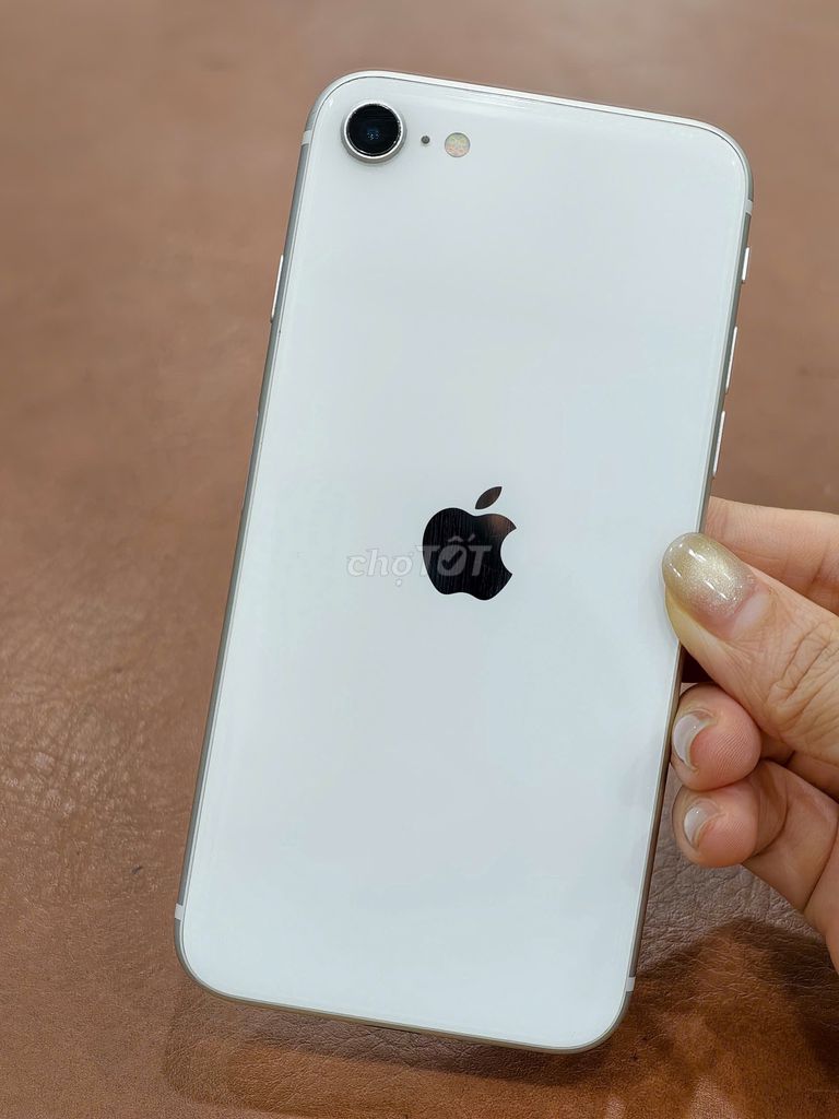 Iphone Se 2020 bản quốc tế 256gb màu Trắng 98%. Mua bán Điện thoại tại Quận Đống Đa Hà Nội được đăng bởi Hn Store hình 1