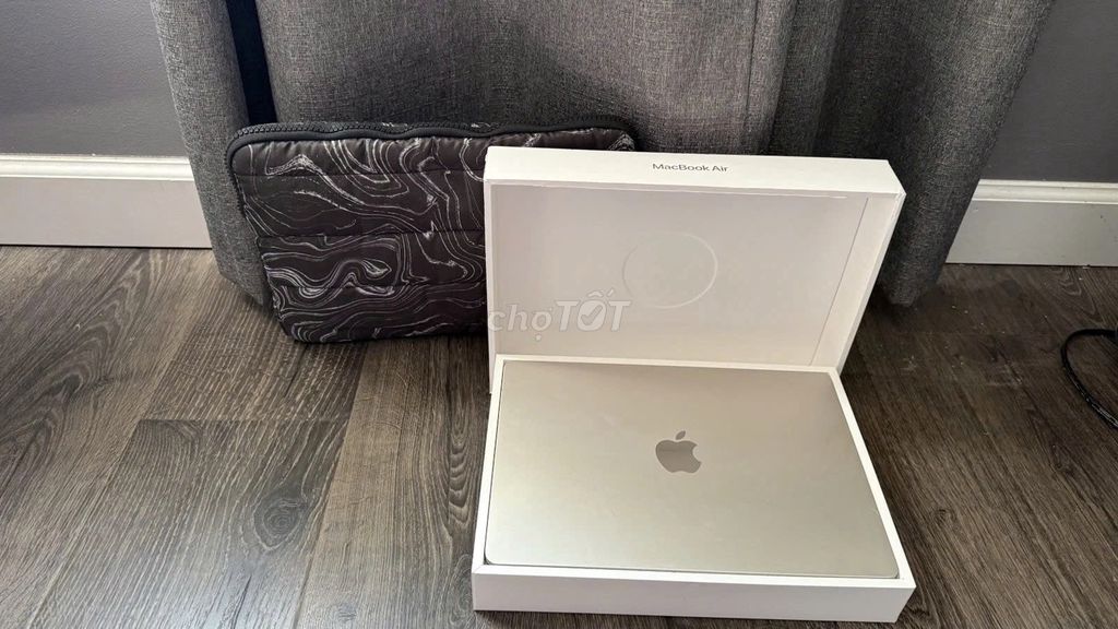 Apple Macbook Air M4 16GB/256GB Bạc Như mới. Mua bán Laptop tại Quận Tân Bình Tp Hồ Chí Minh được đăng bởi Đạt hình 1