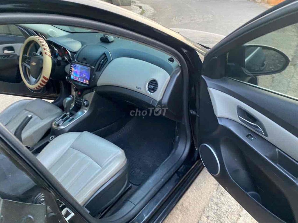 Chevrolet Cruze 2015 màu đen. Mua bán Ô tô tại Thành phố Thủ Đức Tp Hồ Chí Minh được đăng bởi Hồng  hình 3