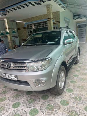 Toyota Fortuner 2010 đăng ký 2011 2.5G - 125000 km