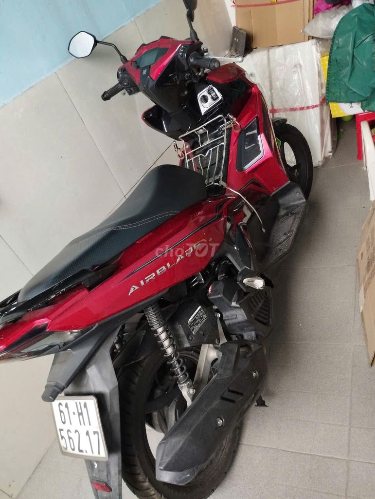 Honda Air Blade 2020 Đỏ Đen Xám 8.000 km. Mua bán Xe máy tại Thành phố Thủ Dầu Một Bình Dương được đăng bởi le thi thom hình 3