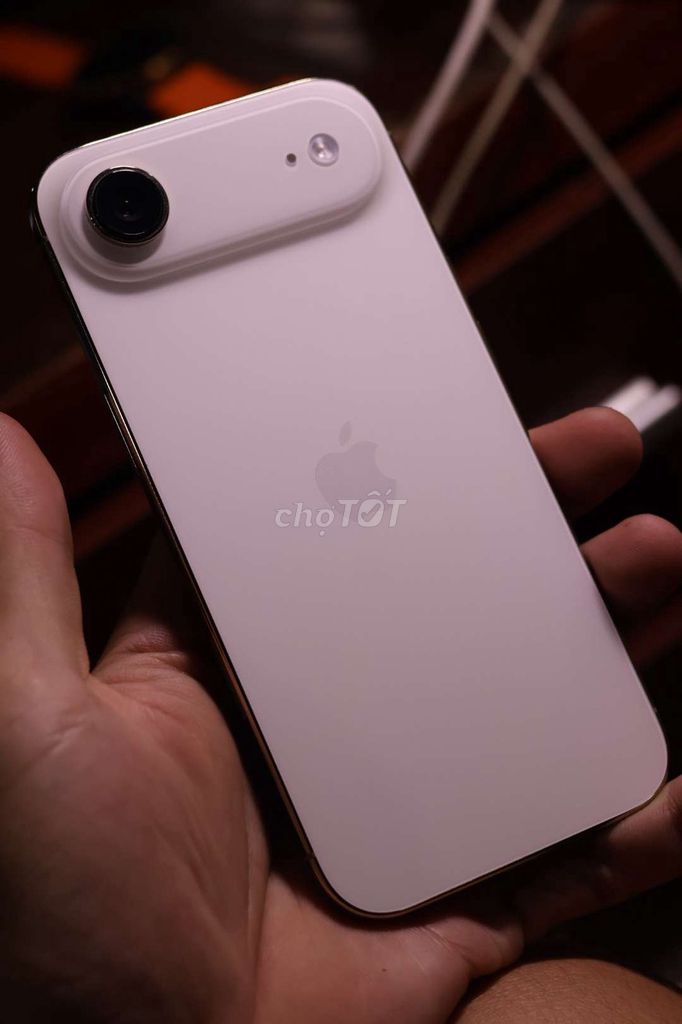 iPhone Air Gold keng nét còn BH dài. Mua bán Điện thoại tại Thành phố Thủ Dầu Một Bình Dương được đăng bởi LakMobile  hình 1