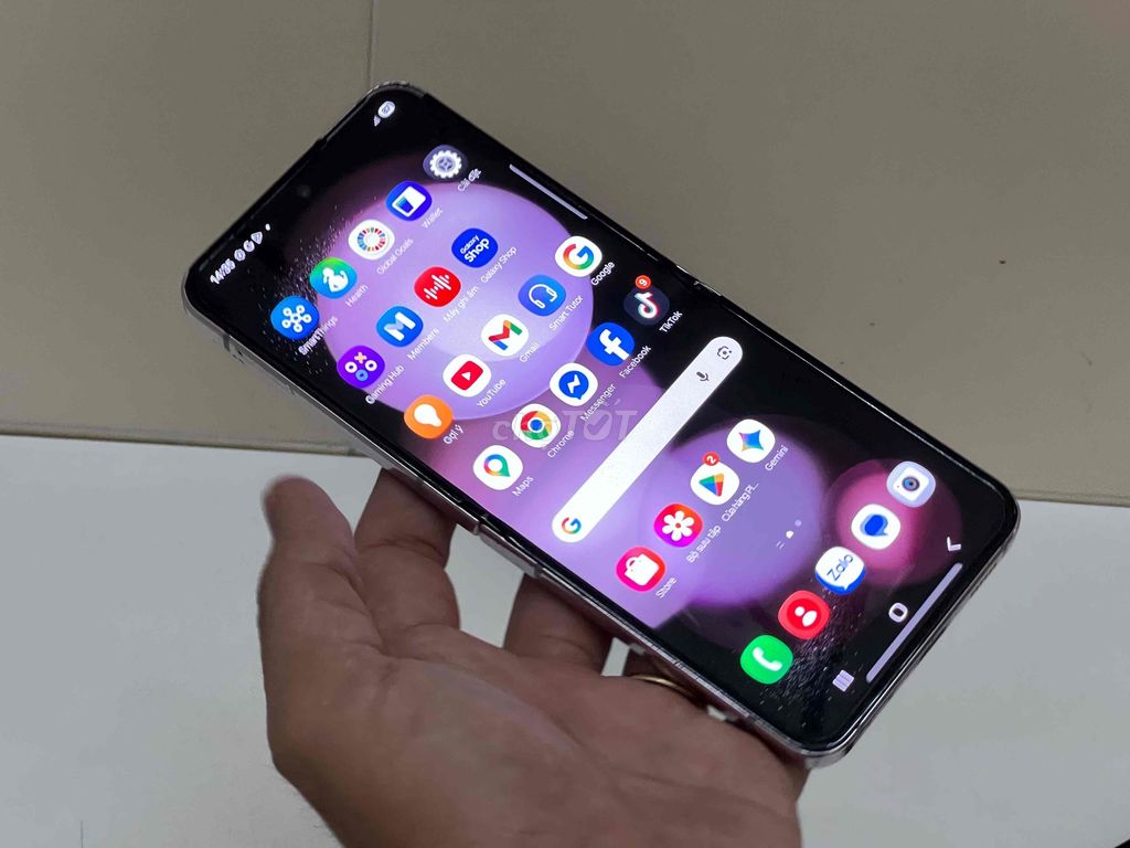 Samsung Z Flip 5 256GB Tím Đã dùng. Mua bán Điện thoại tại Quận 6 Tp Hồ Chí Minh được đăng bởi Đinh Trọng Hòa hình 1