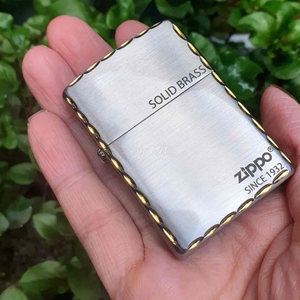 Bật lửa zippo solid brass