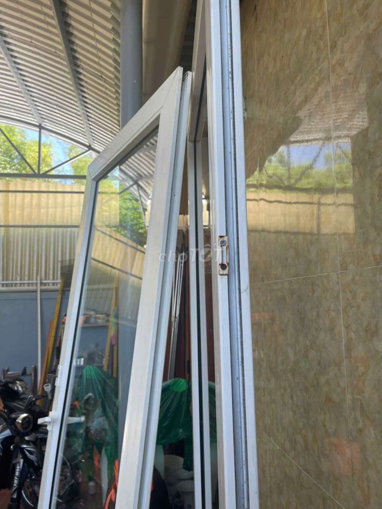 Cửa Kính Nhôm Trắng 85cm x 2m3. Mua bán Nội thất, đồ gia dụng khác tại Huyện Hòa Vang Đà Nẵng được đăng bởi thanhthuy hình 1
