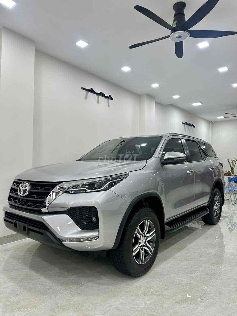 Toyota Fortuner 2022 2.4 4x2 AT - 56000 km