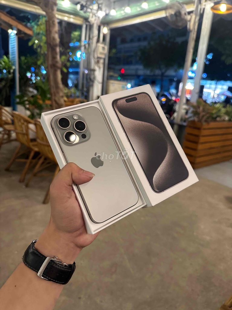 Iphone 15Pro 256G Còn bh hãng tới 25/8/2025