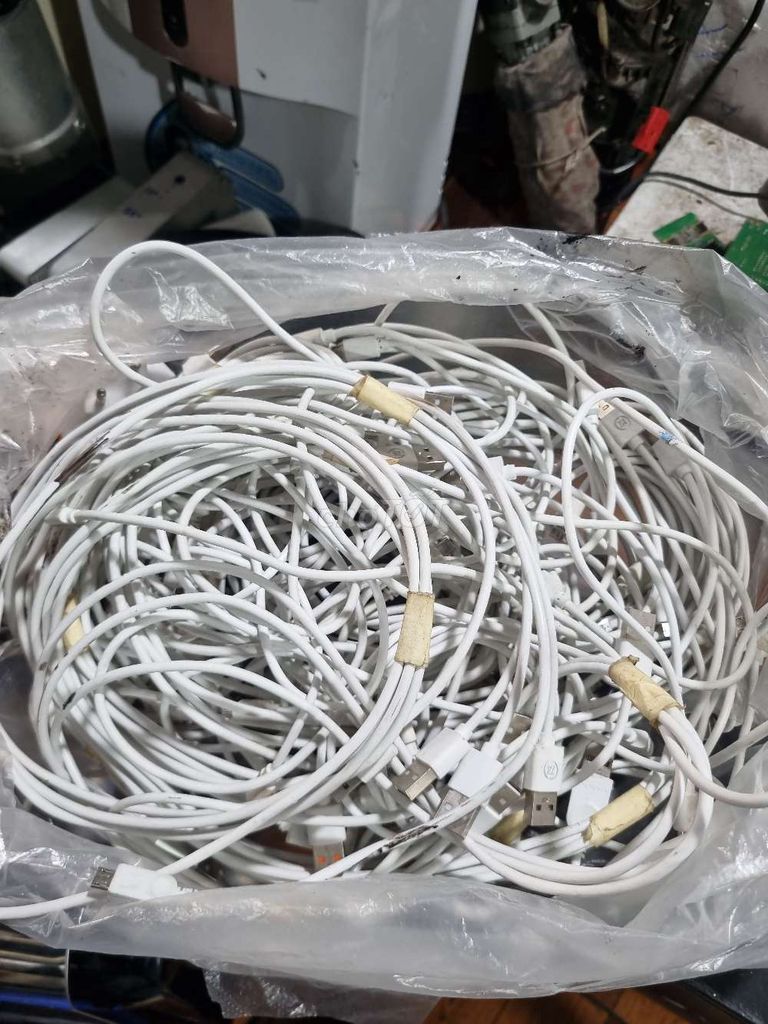 Cáp sạc Trắng USB-A, Micro USB. Mua bán Phụ kiện (Màn hình, Chuột...) tại Quận Gò Vấp Tp Hồ Chí Minh được đăng bởi Tuấn đồ cũ hình 1