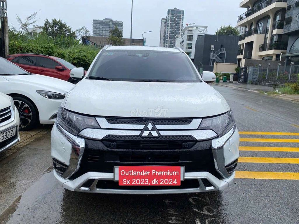 Mitsu Outlander Pre trắng, SX 23, ĐK 24- 14,000 km. Mua bán Ô tô tại Thành phố Thủ Đức Tp Hồ Chí Minh được đăng bởi VÕ NGỌC HOÀNG hình 4