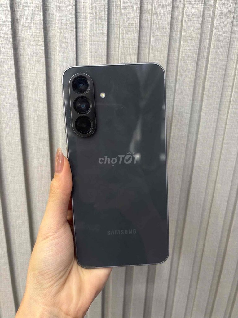Samsung A56 5G 8/128GB Zin đẹp 99 2sim. Mua bán Điện thoại tại Quận Ninh Kiều Cần Thơ được đăng bởi Quý Mobile Cần thơ hình 1