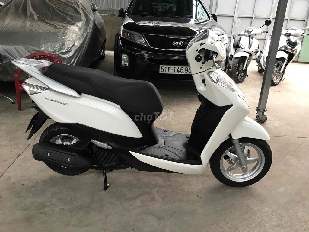 bán Honda Lead 125 Fi màu trắng đen cuối 2017bstp