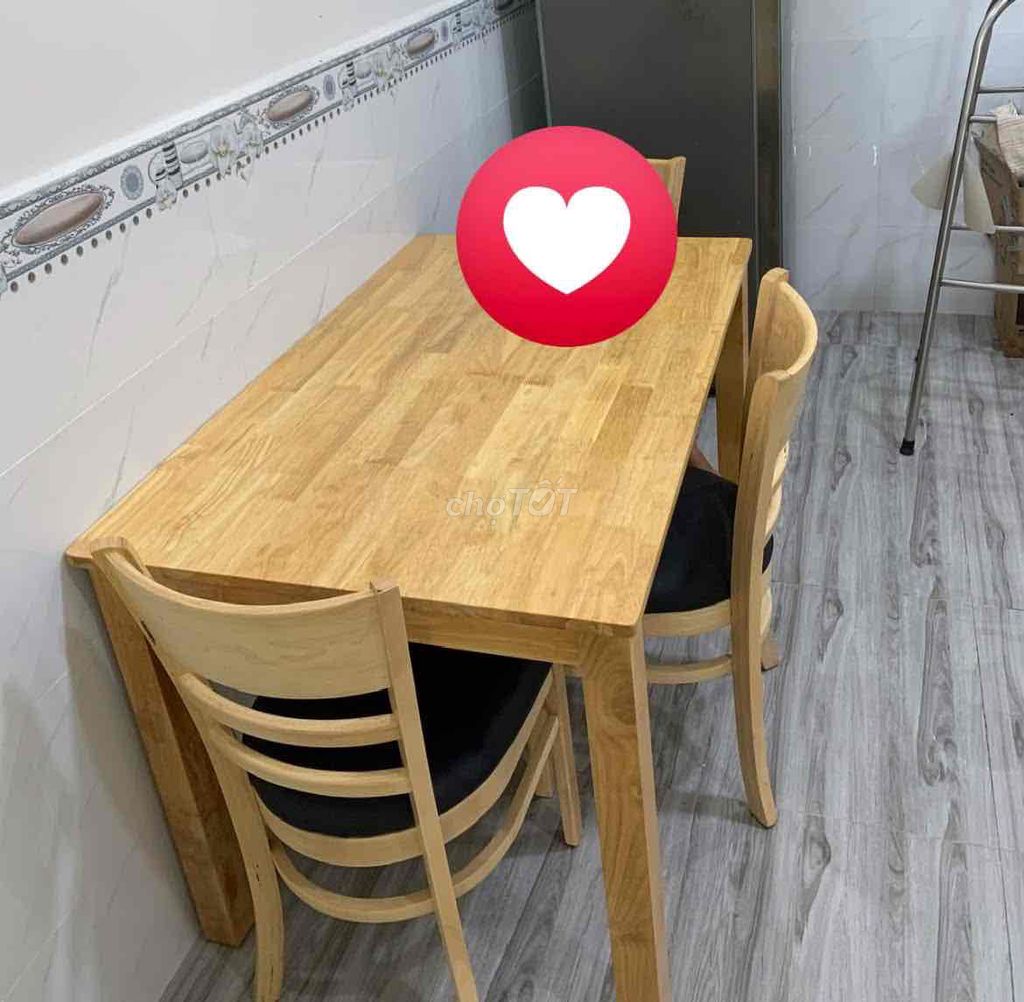 Bộ bàn ghế ăn Gỗ cao su Vàng gỗ 1m2*80*75cm 4 ghế. Mua bán Bàn ghế tại Quận 12 Tp Hồ Chí Minh được đăng bởi Thảo Ngô  hình 1