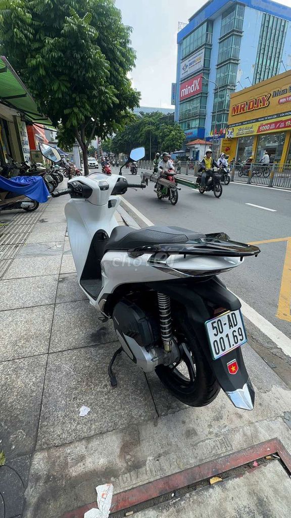 Honda SH 160 2024 Белый Б/у