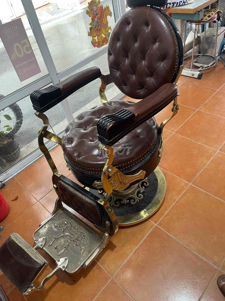 Ghế cắt tóc Hoàng gia Da Nâu. Mua bán Bàn ghế tại Quận Tây Hồ Hà Nội được đăng bởi Nguyễn Đinh Hùng hình 1