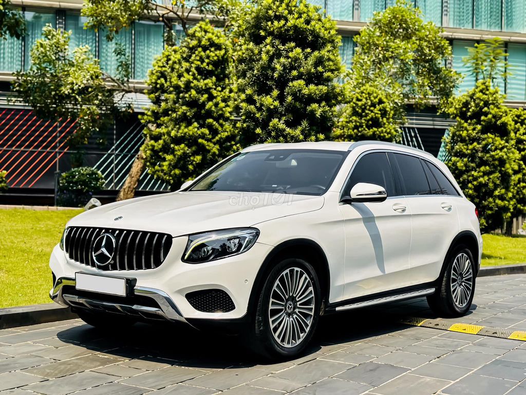 MERCEDES GLC250 4MATIC 2018 Trắng.Kem Đẹp Nhất HN