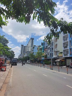 Mặt Tiền Tạ Quang Bửu gần siêu thị EON Q8, giá 18 tỷ. Mua bán nhà ở tại Quận 8 Tp Hồ Chí Minh được đăng bởi Cao Minh Phương