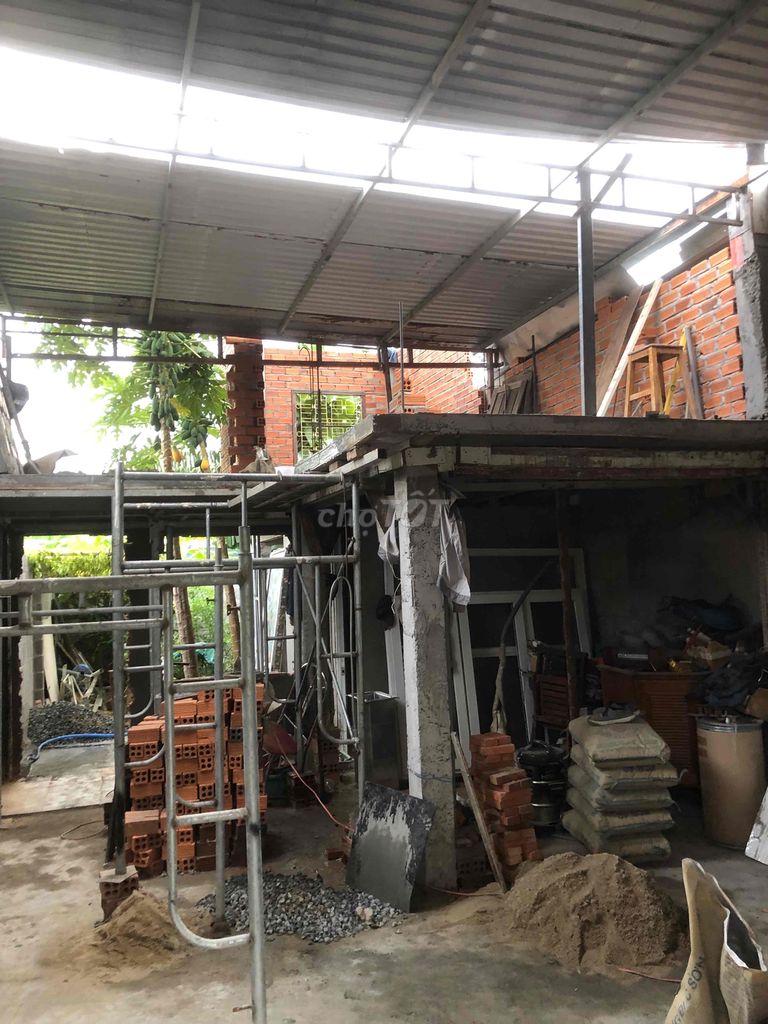 Tuyển Phụ Hồ Và Thợ Xây Tuyển Phụ Hồ Và Thợ Xây
