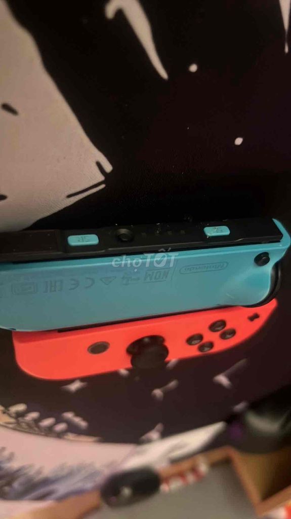 Tay cầm nintendo switch bị hư ở phần thanh trượt