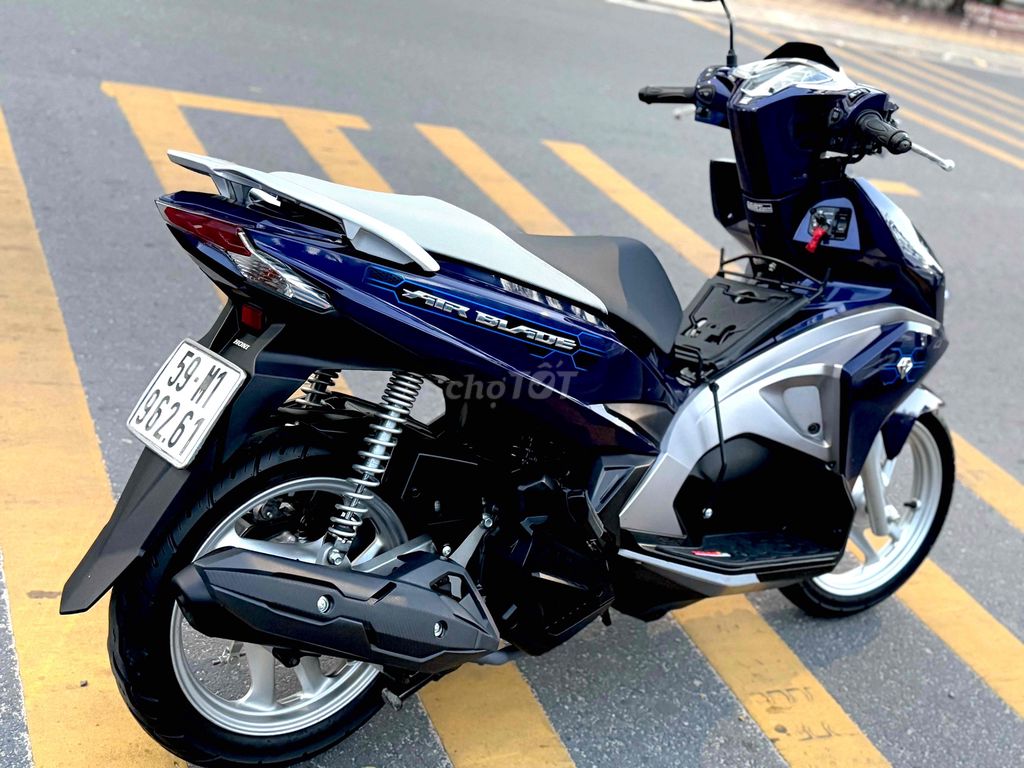 Airblade 125 mẫu2017 1chủ ít đi máy zin100% mới99%. Mua bán Xe máy tại Quận 11 Tp Hồ Chí Minh được đăng bởi CỬA HÀNG CHUYÊN GÓP NỢ XẤU hình 6