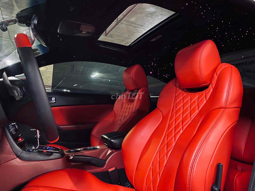 Hyundai Genesis Coupe красный спортивный автомобиль