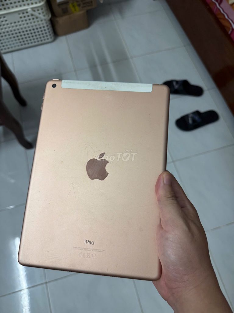 bán Apple iPad gen 6 32GBVàng hồng 4G wifi pin 96%. Mua bán Máy tính bảng tại Huyện Tuy Phước Bình Định được đăng bởi Văn Tuấn Lâm hình 1
