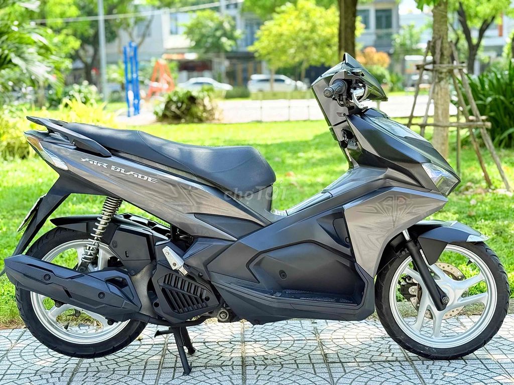 Воздушный клинок Honda 2016 серый