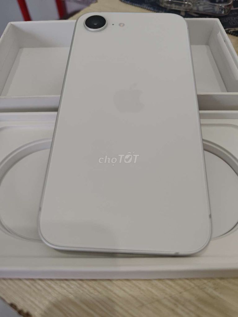 Apple iPhone 16e Trắng Như mới. Mua bán Điện thoại tại Huyện Bình Chánh Tp Hồ Chí Minh được đăng bởi hoang hình 1