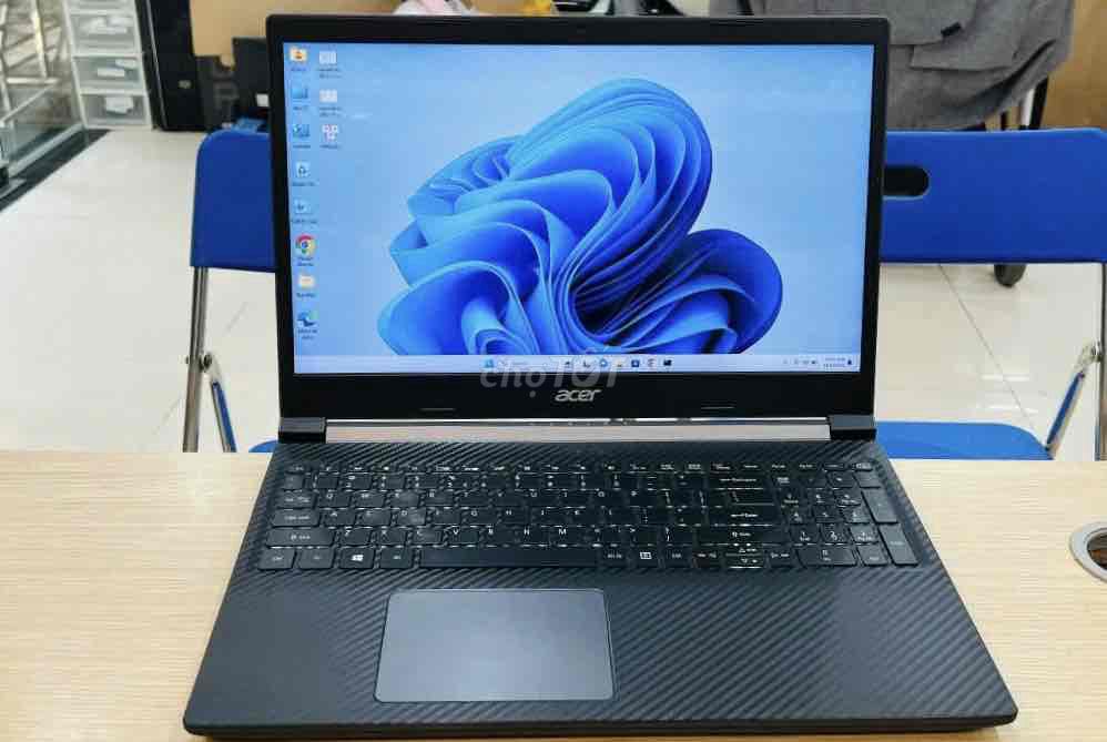 Lap Top Acer Aspire 7 A715 Core i5-10300H