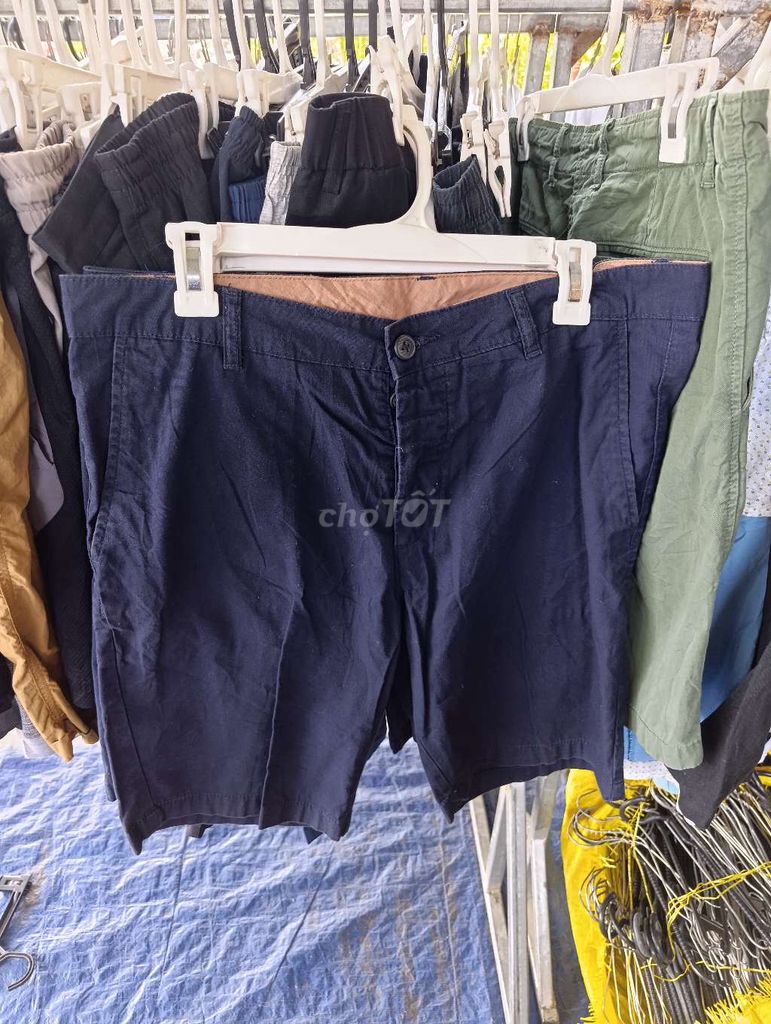 Quần short nam DIVIDED Vải size 32.. Mua bán Quần áo tại Quận 1 Tp Hồ Chí Minh được đăng bởi Đồ Seconhand Vintage hình 1