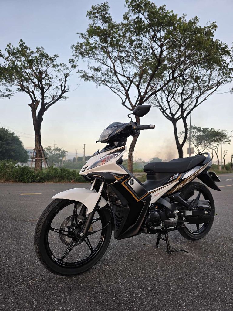 Yamaha Exciter 1S94 2010 Trắng đen vàng. Mua bán Xe máy tại Quận Cẩm Lệ Đà Nẵng được đăng bởi Ngạo Thiên hình 3